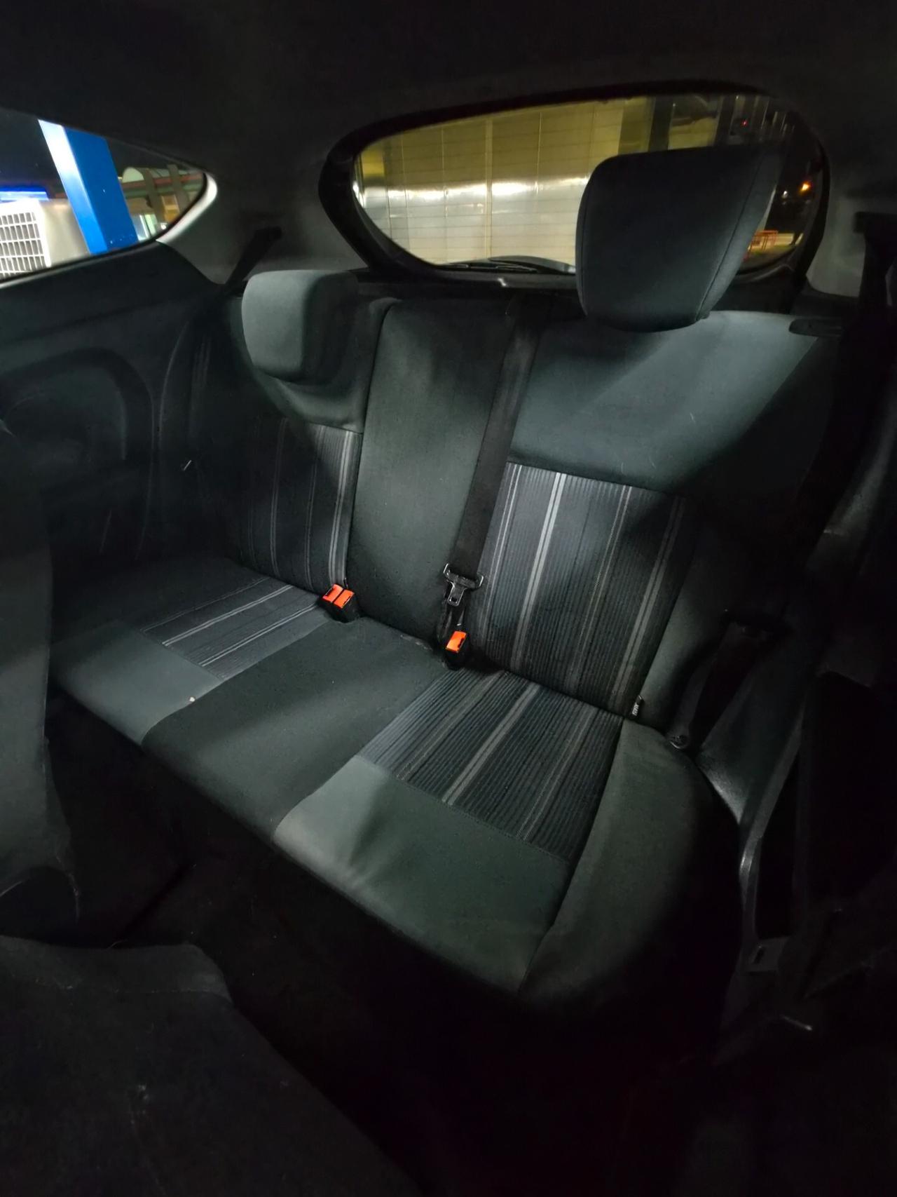 Ford Fiesta 1.4 3 porte Bz.- GPL Titanium
