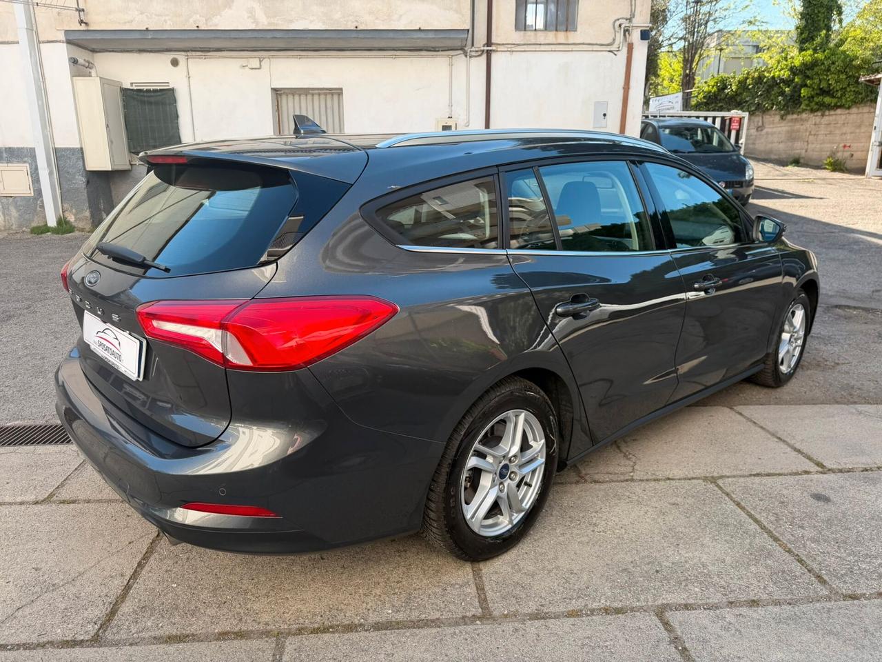 Ford Focus business
