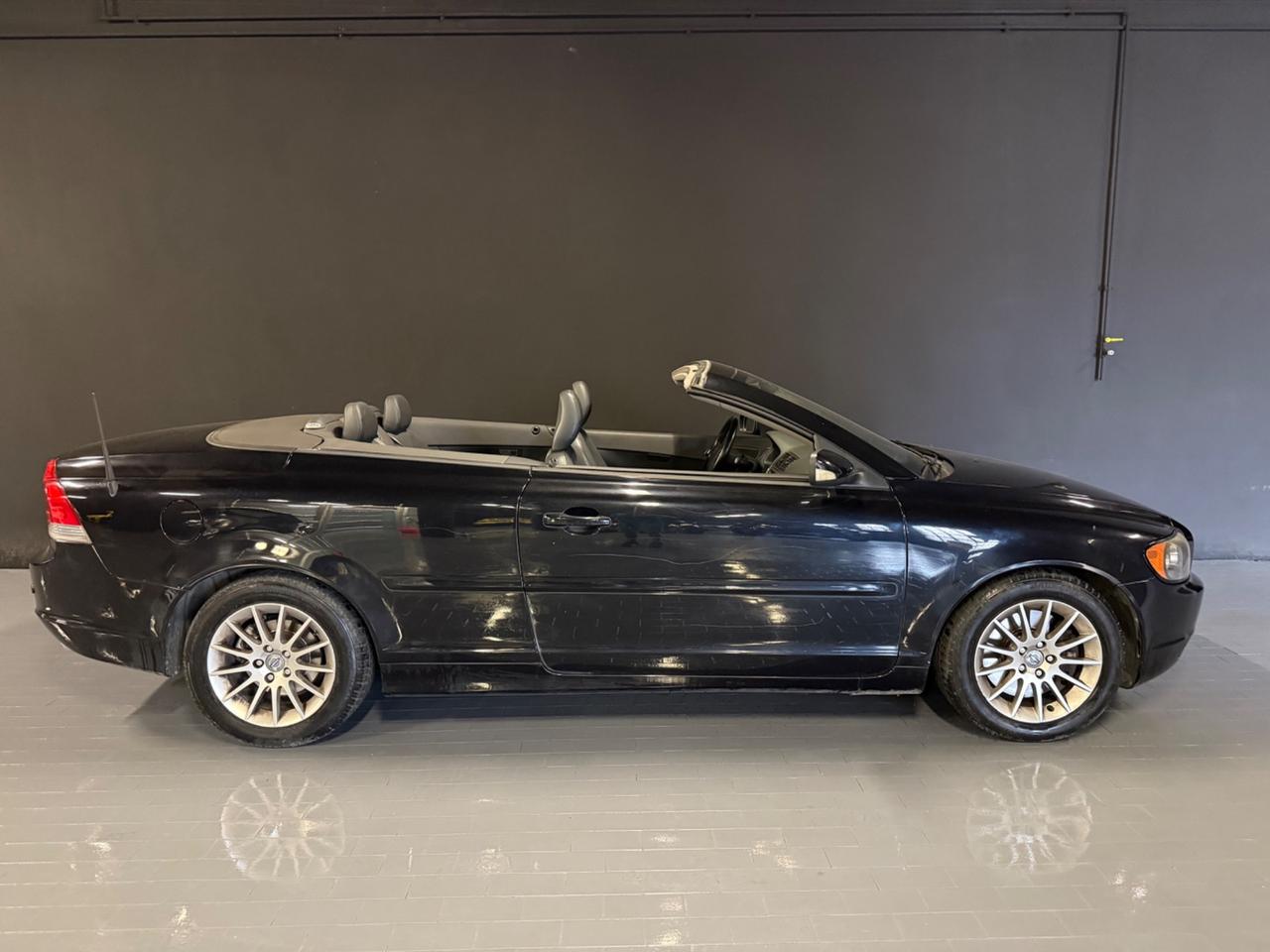 Volvo C70 2.4 D5 20V Momentum