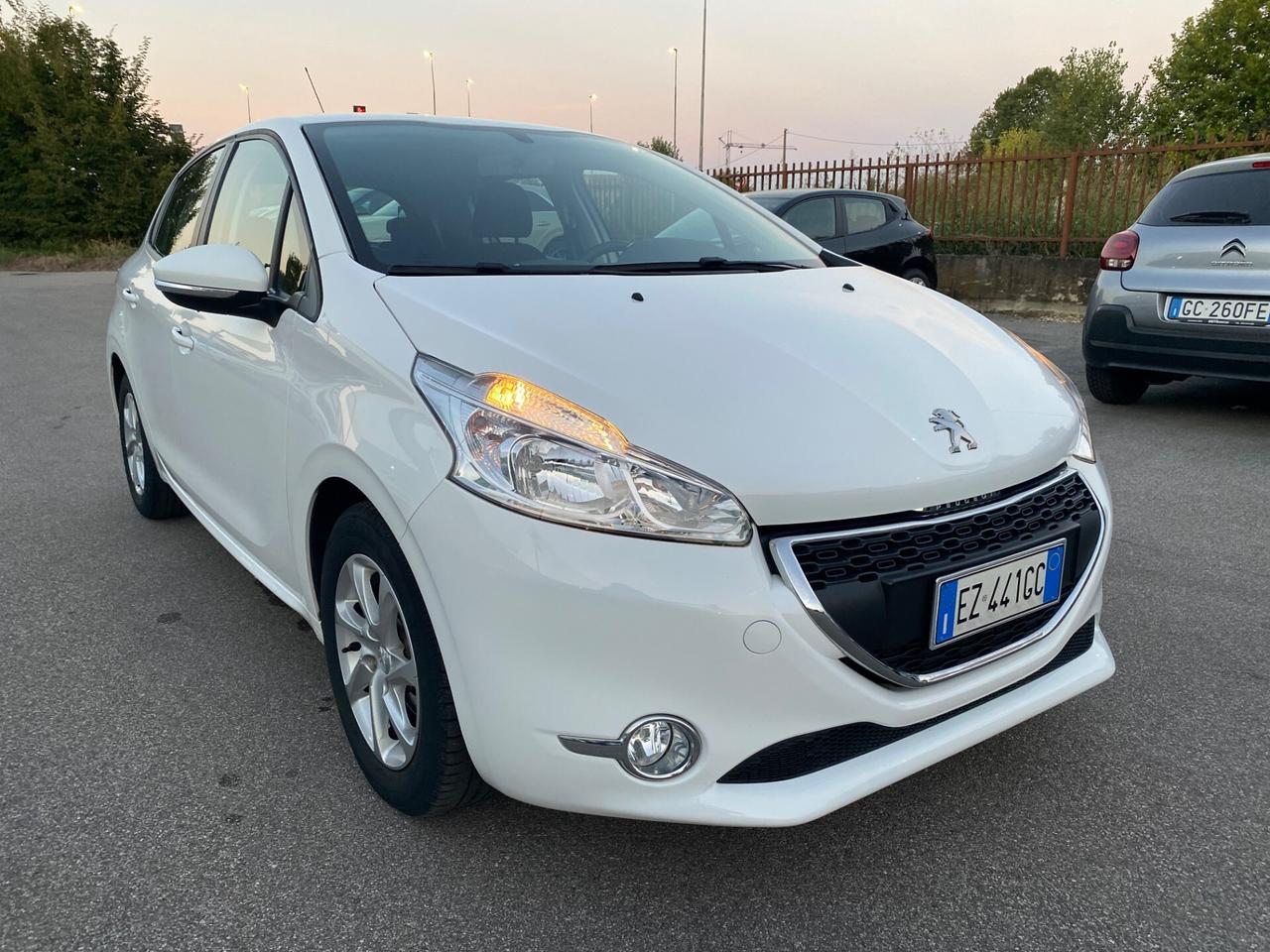Peugeot 208 1.2 82 Cv 5 porte