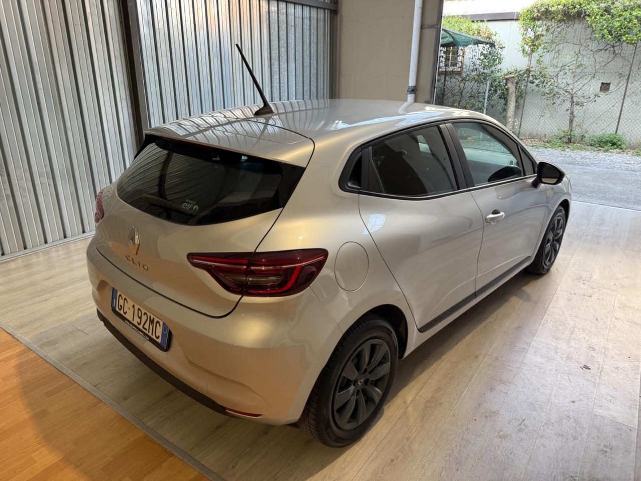Renault Clio Life 1.0 benz guidabile da neopatentati
