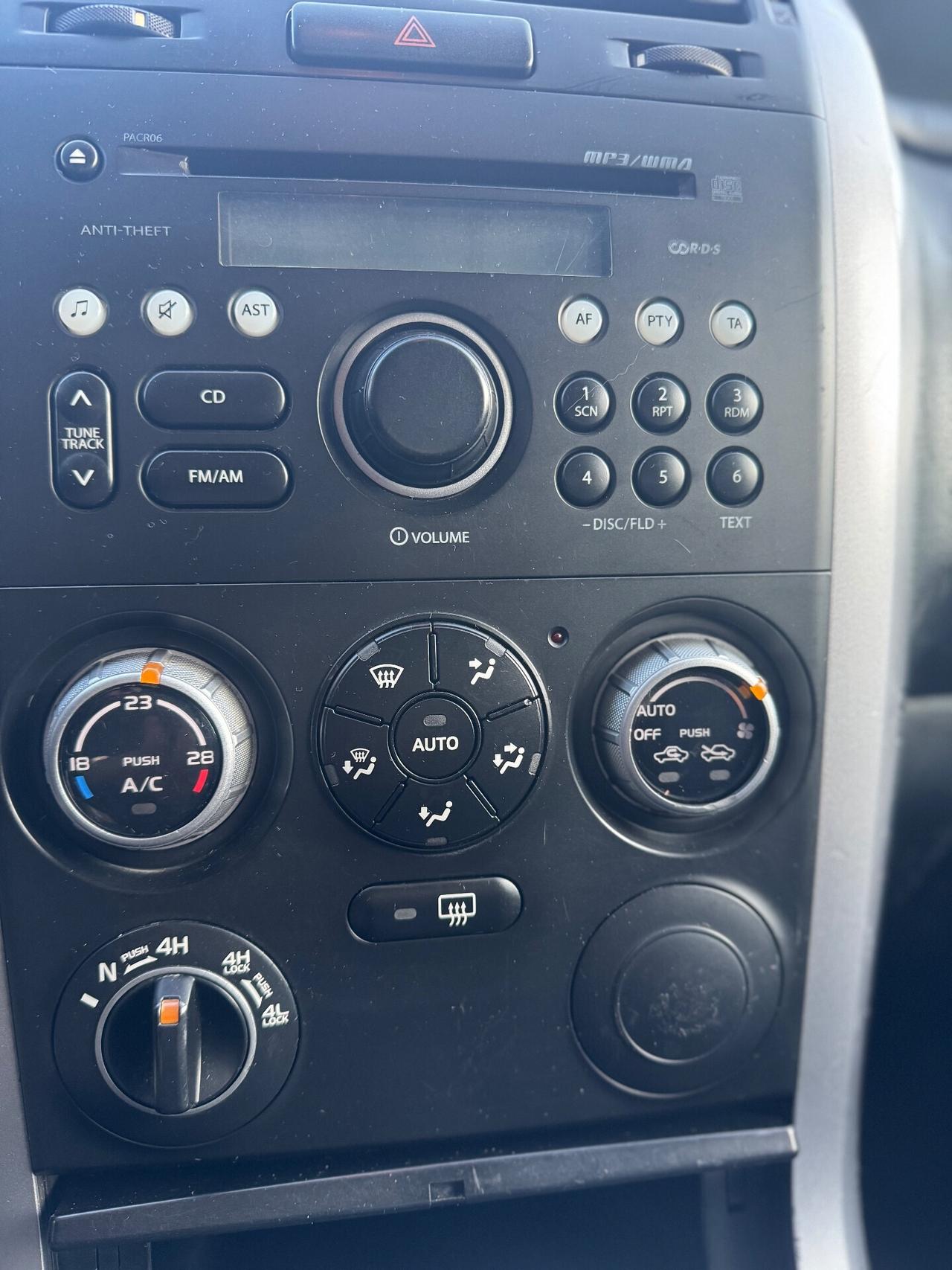 Suzuki Grand Vitara 3 porte 4x4 con ridotte gancio traino