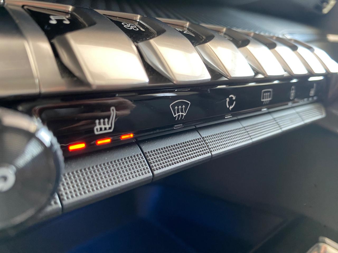 Peugeot 3008 130cv EAT8 GT PACK+F1 IVA 104 2023