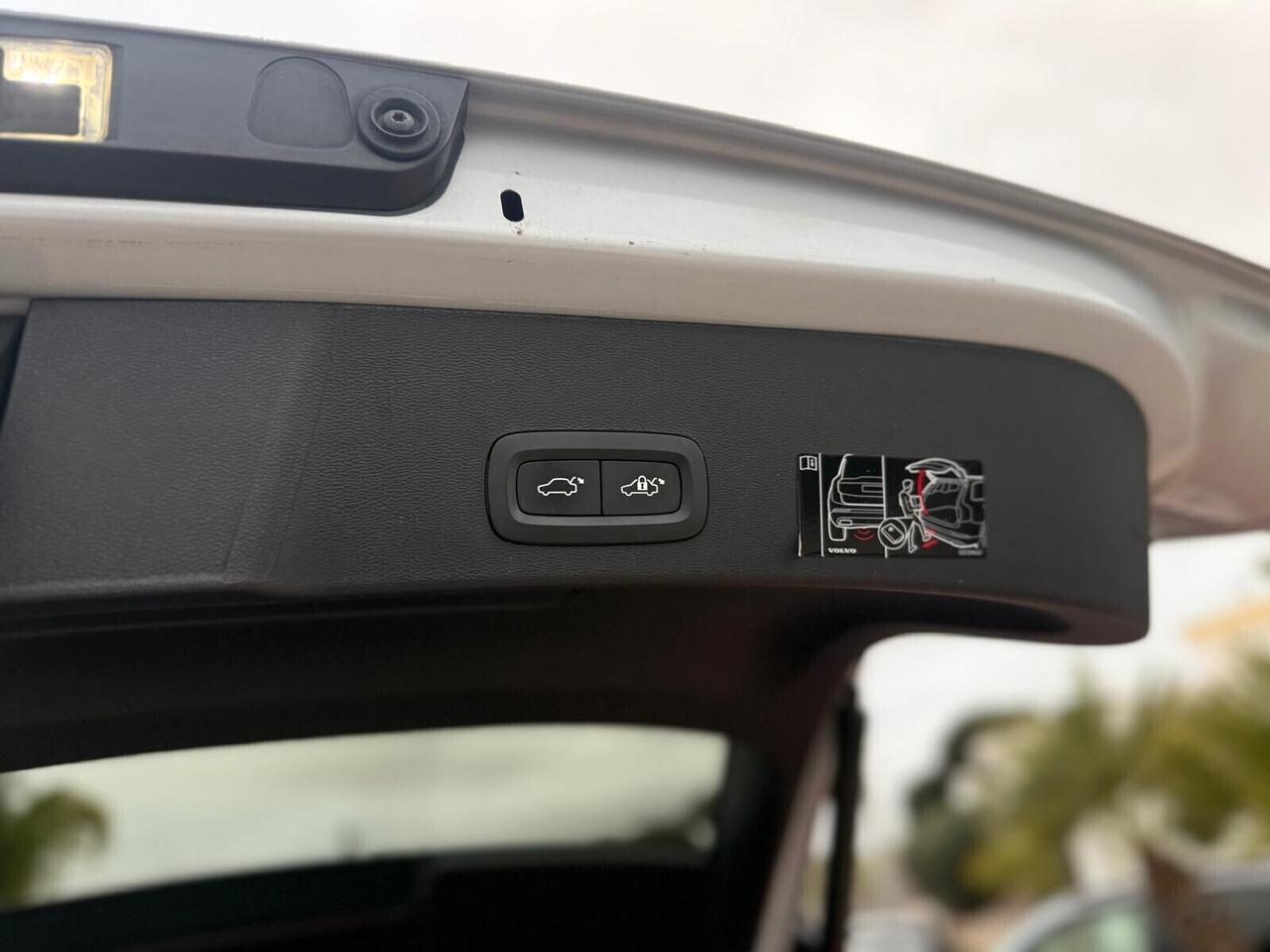 Volvo XC40 Recharge Plug-in Hybrid R-Design 211CV