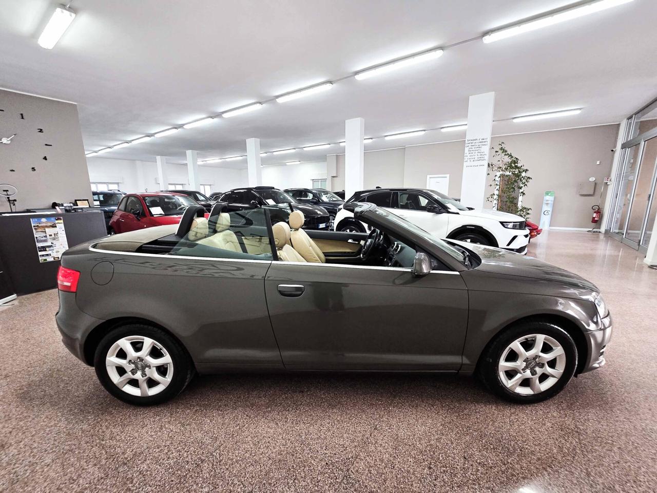 Audi A3 Cabrio 1.6 TDI 105 CV CR Ambition
