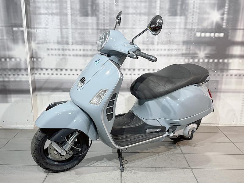 Piaggio Vespa GTS 250