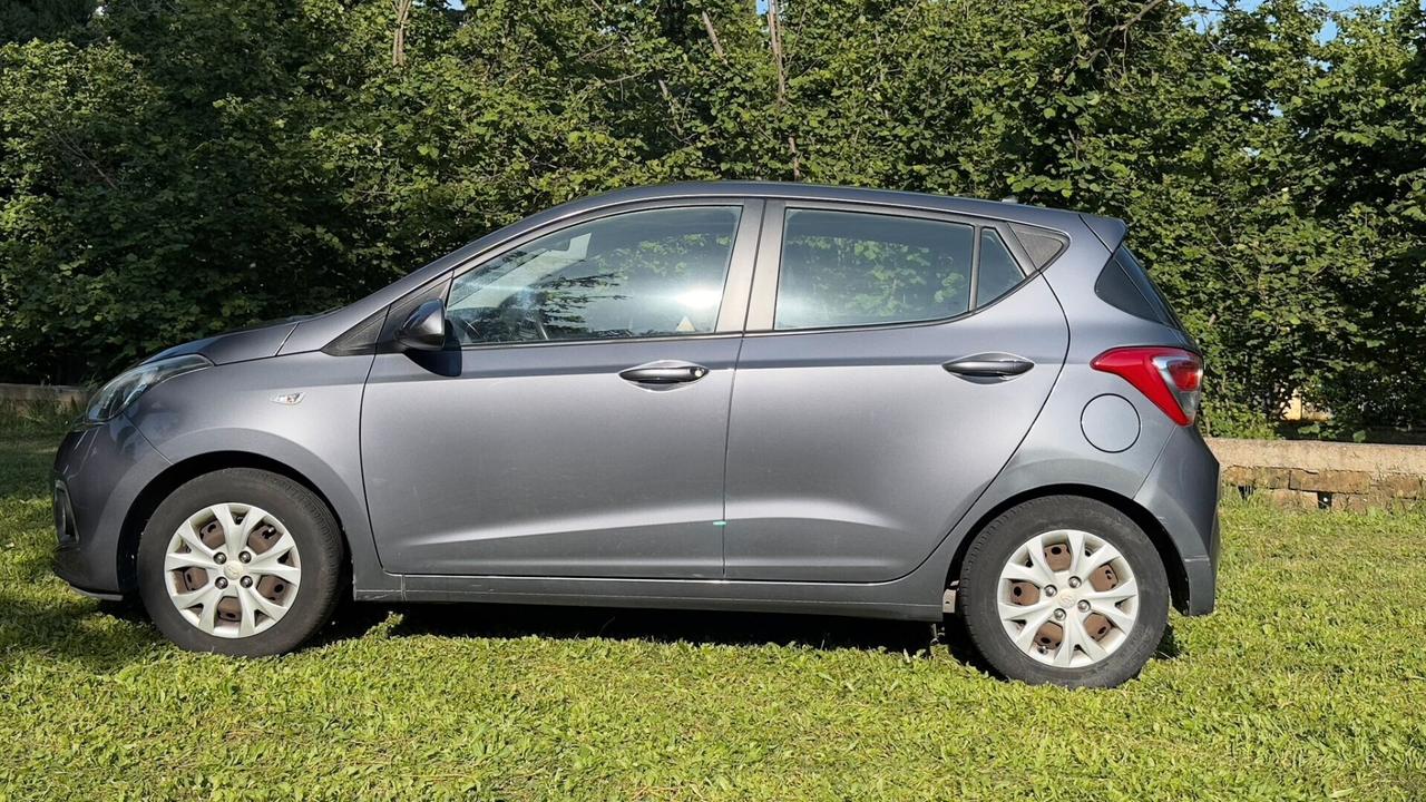 Hyundai i10 1.0 MPI Comfort 2015 GPL NEOPATENT leggi testo
