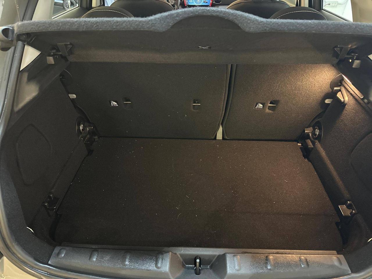 MINI Mini One Essential 55kW 5 Porte