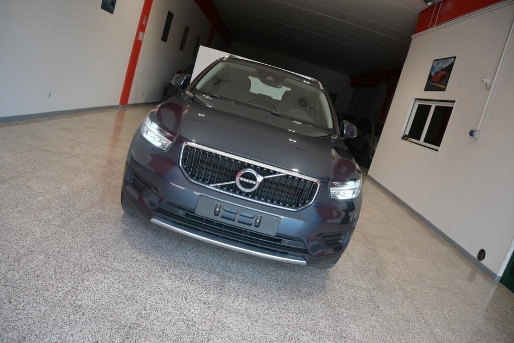 VOLVO XC40 1.5 T2 129CV 6M. MOMENTUM PRO ( FARI LED - COCKPIT - CRUISE - NAVI - MIRROR - PDC - TELECAMERA POST. )