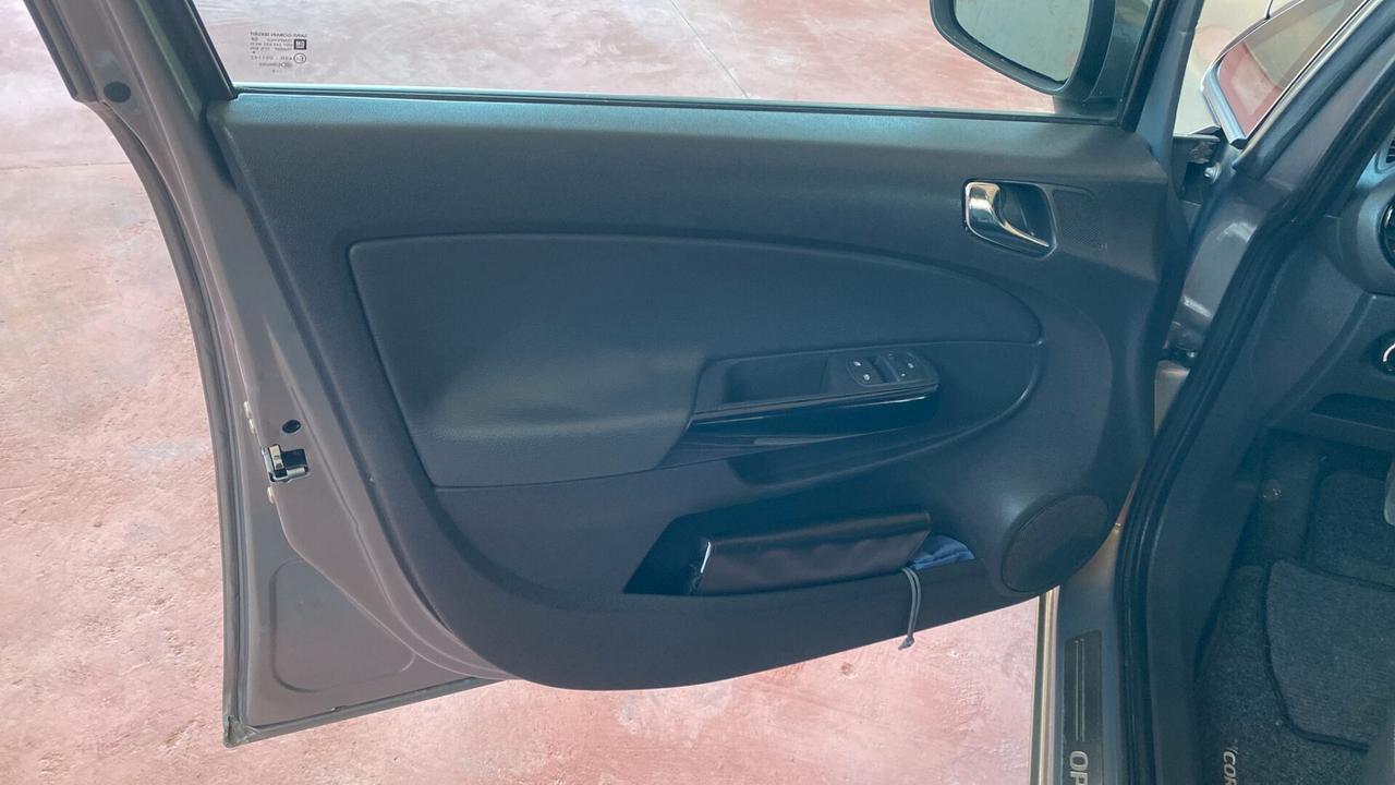 Opel Corsa 1.2 85CV 5 porte GPL-TECH Edition