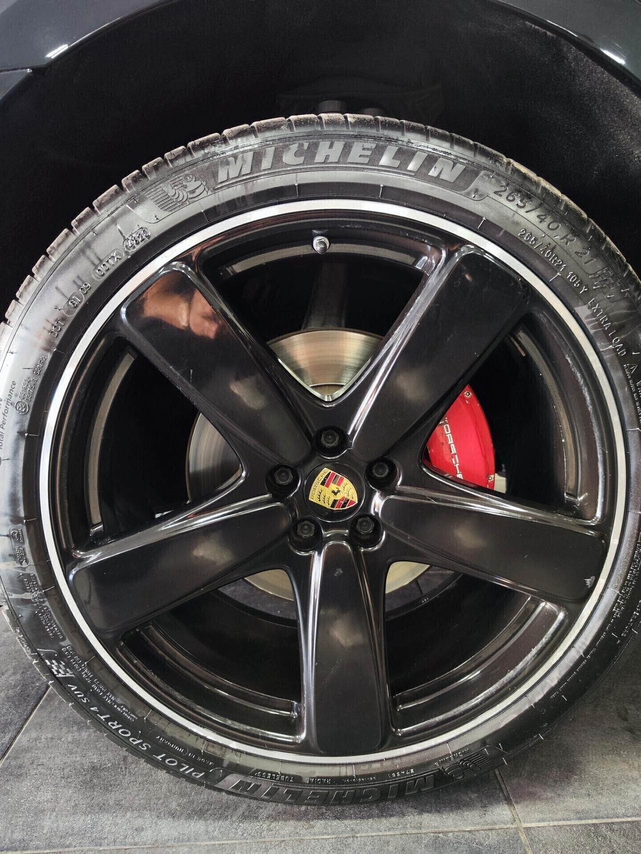 Porsche Macan 2.0 245cv Tetto Led