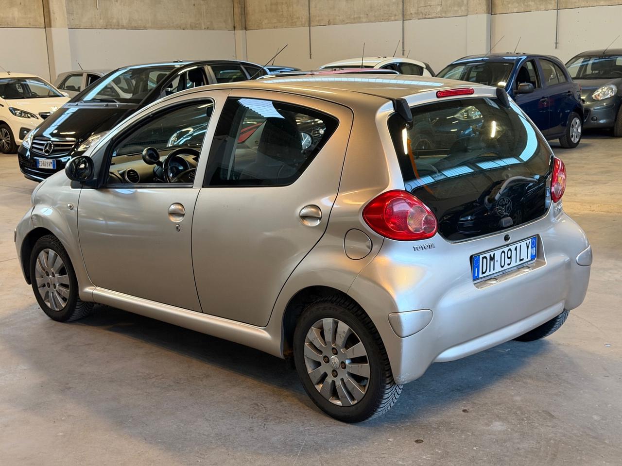 Toyota Aygo 1.0 12V VVT-i 5 porte Sound