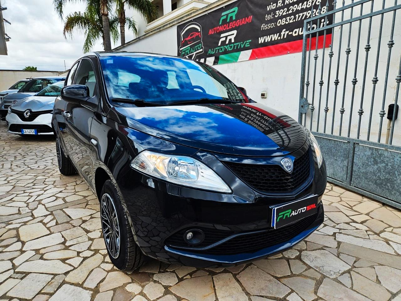 Lancia Ypsilon 0.9 TwinAir 85 CV 5 porte Metano Ecochic Elefant.Blu