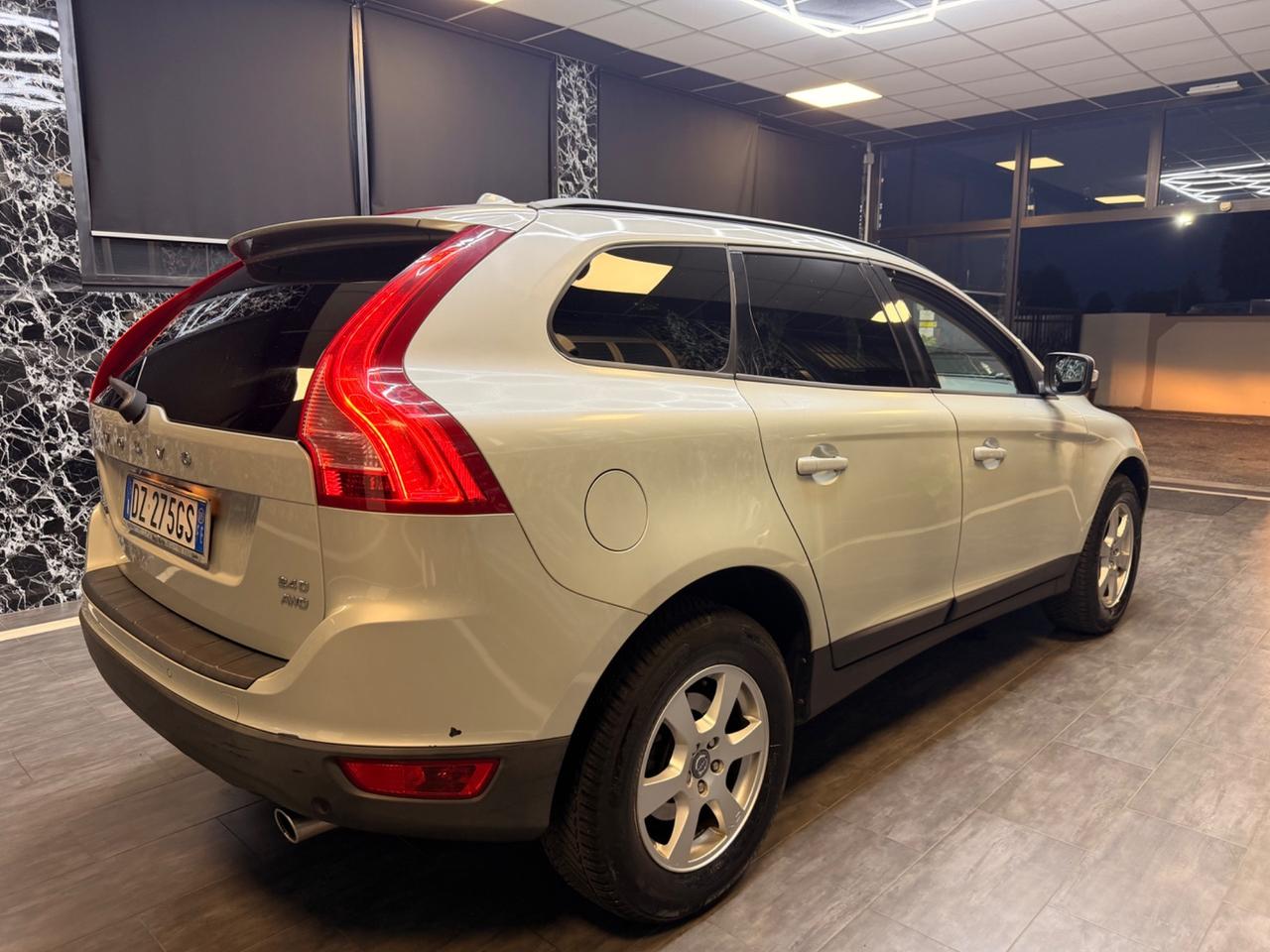 Volvo XC 60 XC60 2.4 D 163 CV AWD Momentum