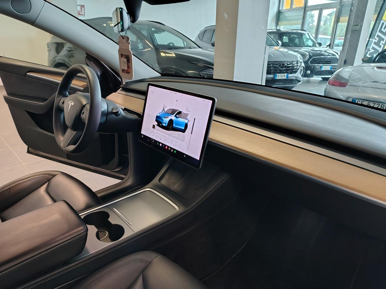 Tesla Model Y AWD Performance