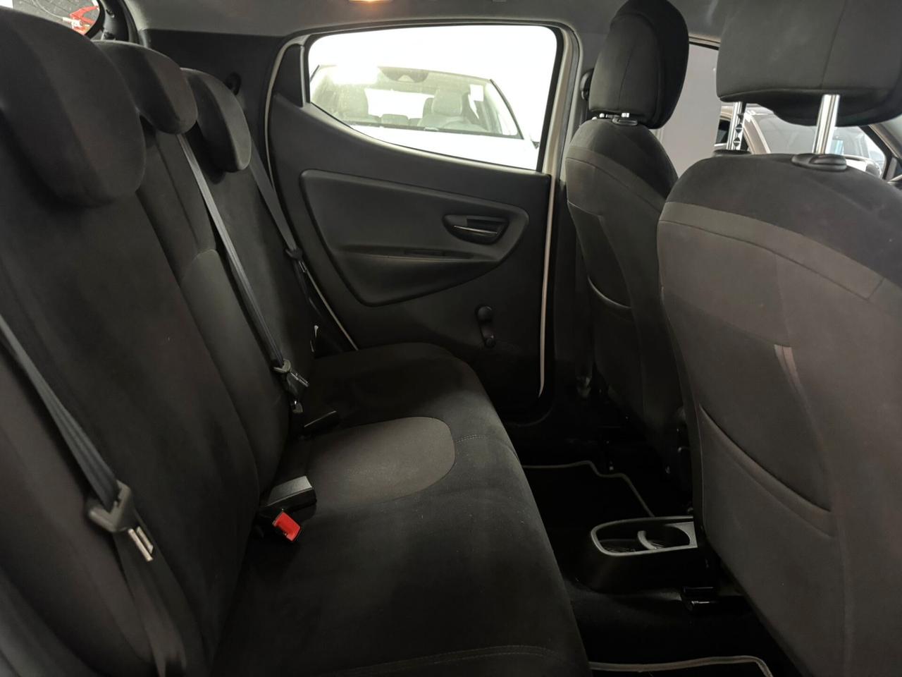 Lancia Ypsilon 1.2 69 CV 5 porte S&S Platinum