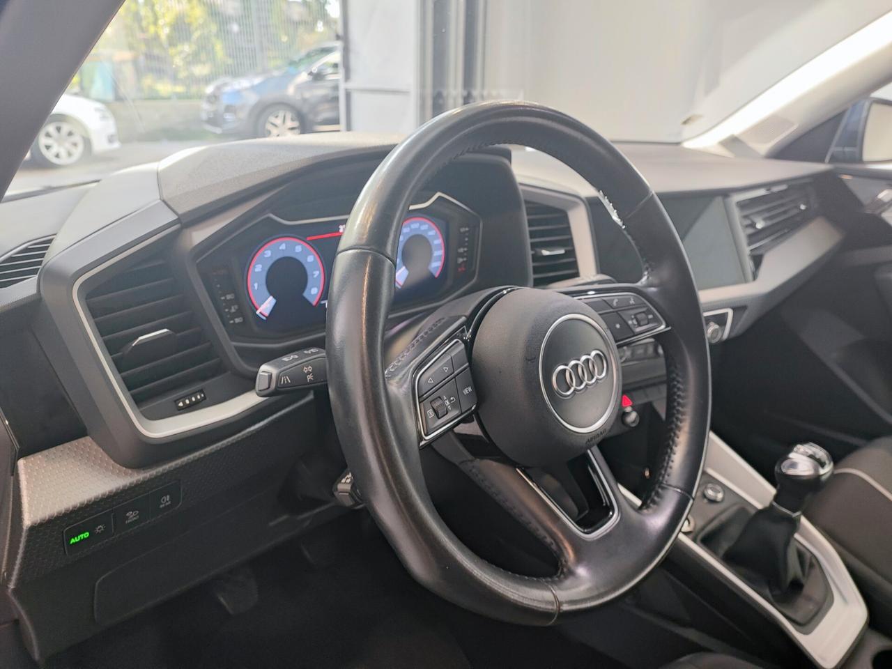 Audi A1 citycarver 30 TFSI Identity Contrast