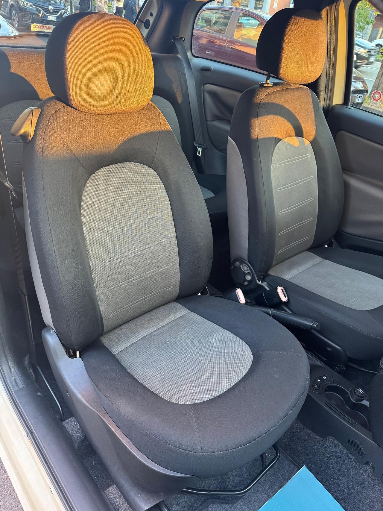 Lancia Ypsilon 1.2 60 cv Argento
