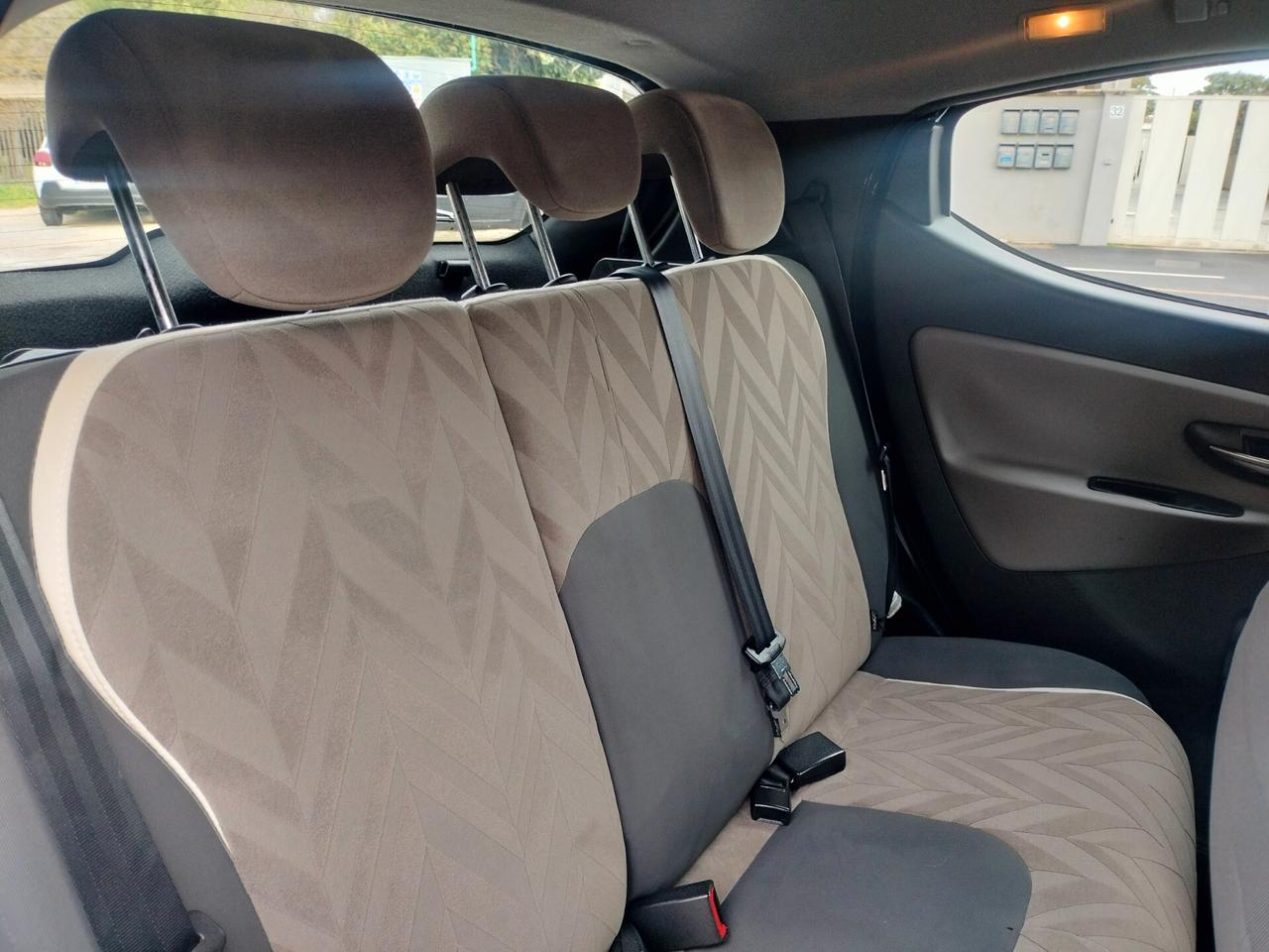 Lancia Ypsilon 1.2 69 CV 5 porte GPL Ecochic Platinum