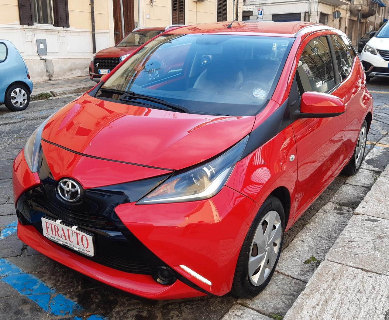 Toyota Aygo 1.0 VVT-i 69 CV 5 porte x-play