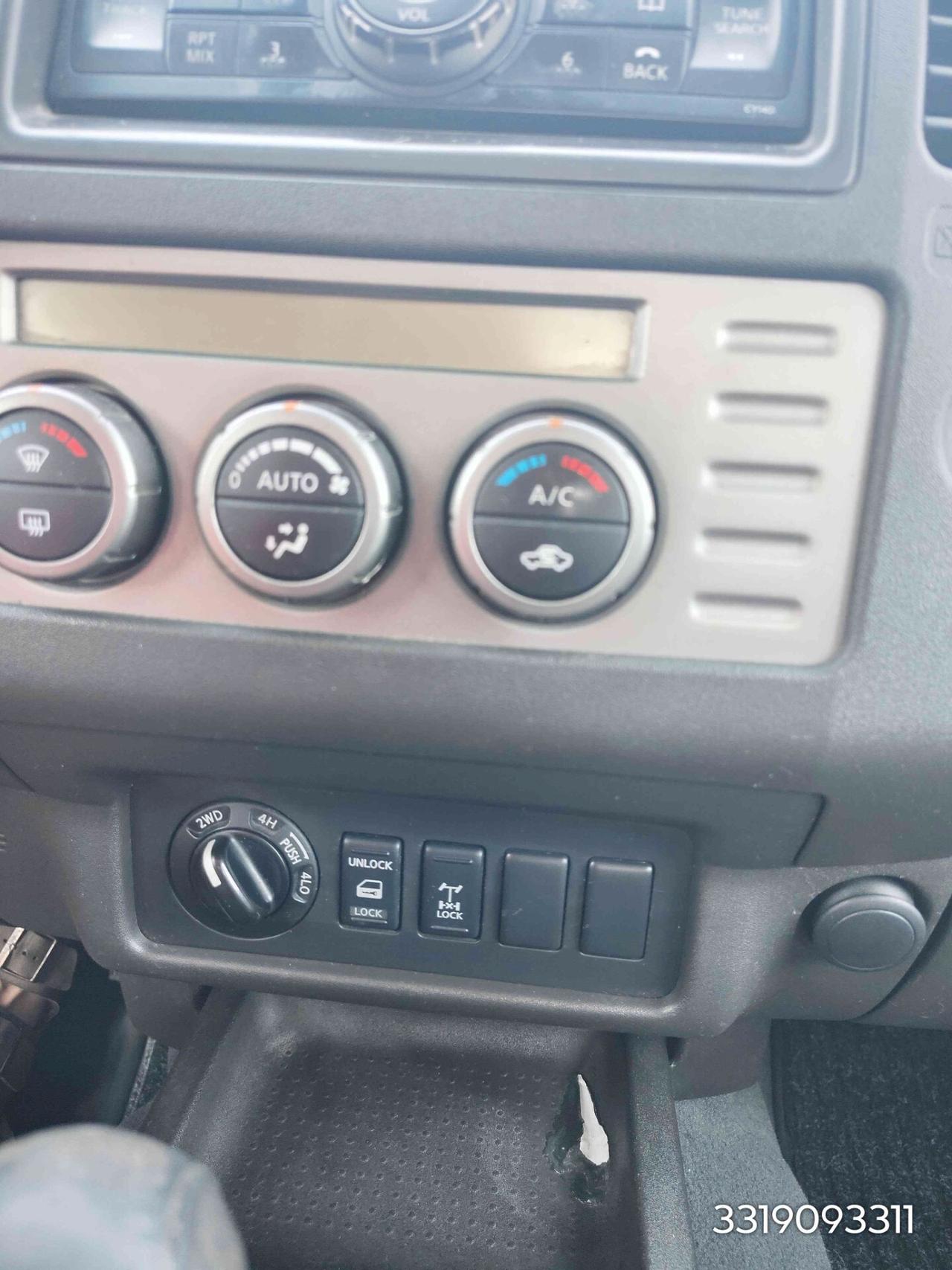 Nissan Navara 2.5 dCi 4 porte Double Cab Sport