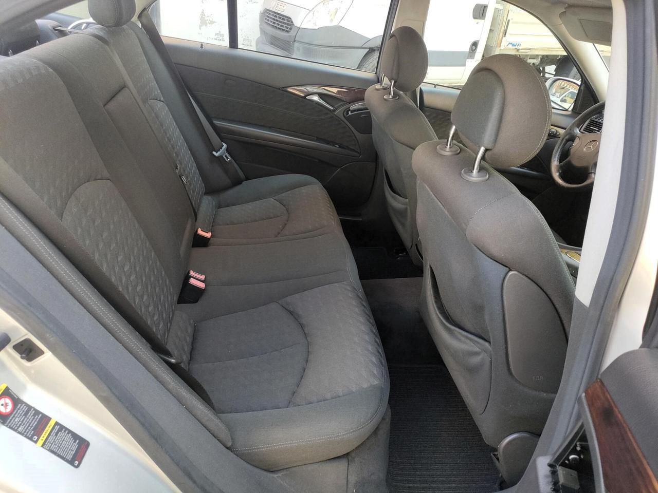 Mercedes-benz E 200 K METANO leggere annuncio