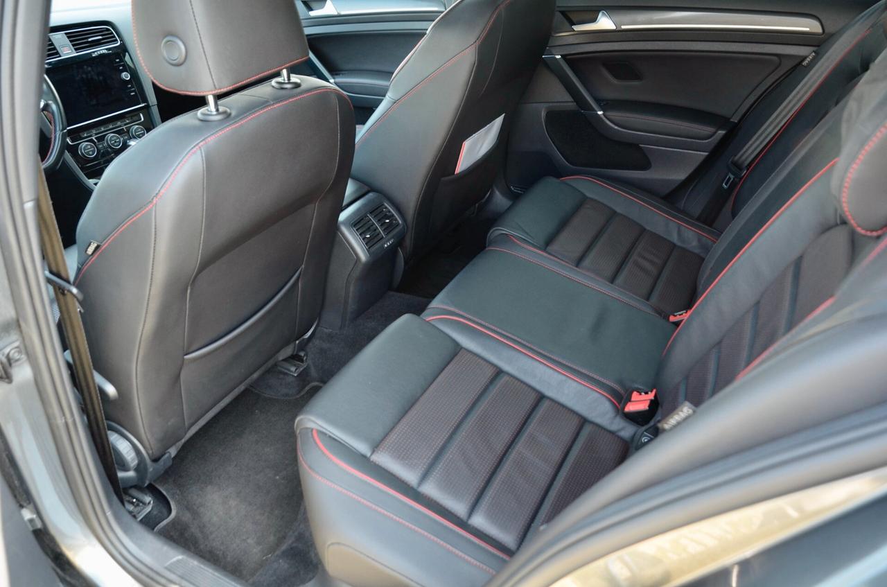 VOLKSWAGEN GOLF 7.5 GTI PERFORMANCE 2.0 TSI 245cv DSG, SERVICE CON FATTURE, TETTO, DCC, FULL PELLE, FARI FULL LED, 19", PERMUTE