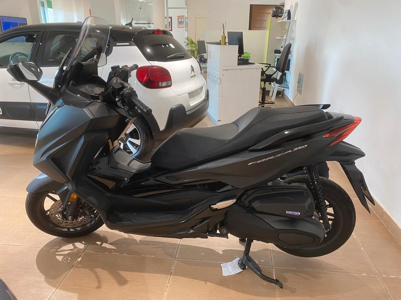 Honda Forza 350
