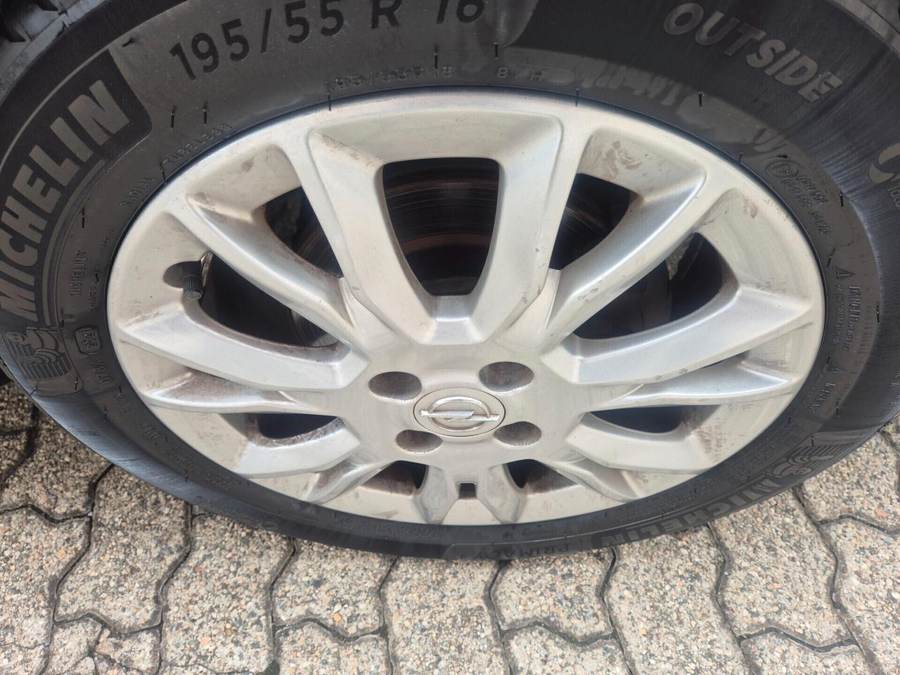 Opel Corsa 1.2 Benzina 5 porte