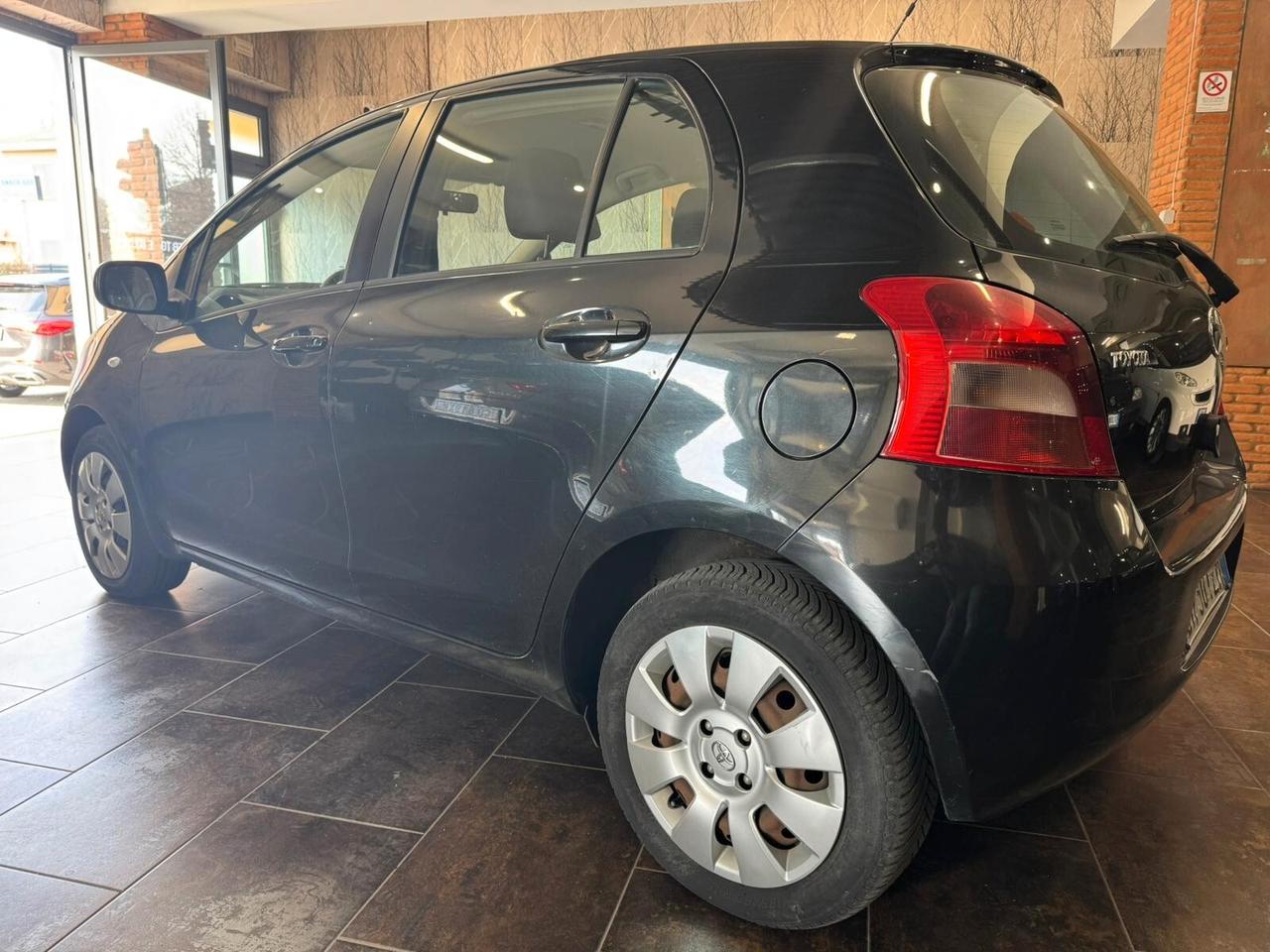 Toyota Yaris 1.0 5 porte Sol