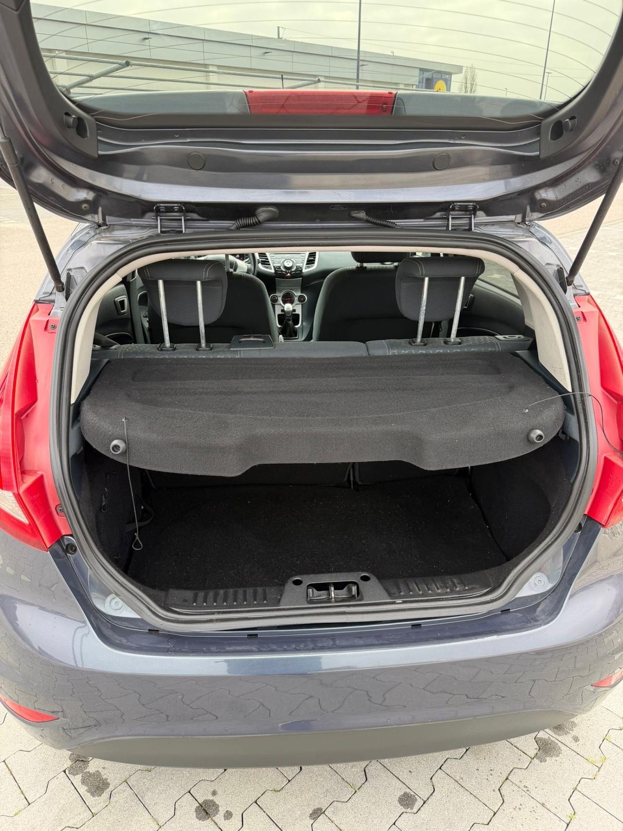 Ford Fiesta 1.4 16V 5p. Bz.- GPL Titanium Bs.