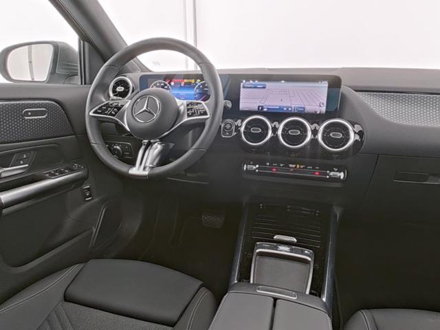 MERCEDES-BENZ GLA 180 Automatic Progressive Advanced
