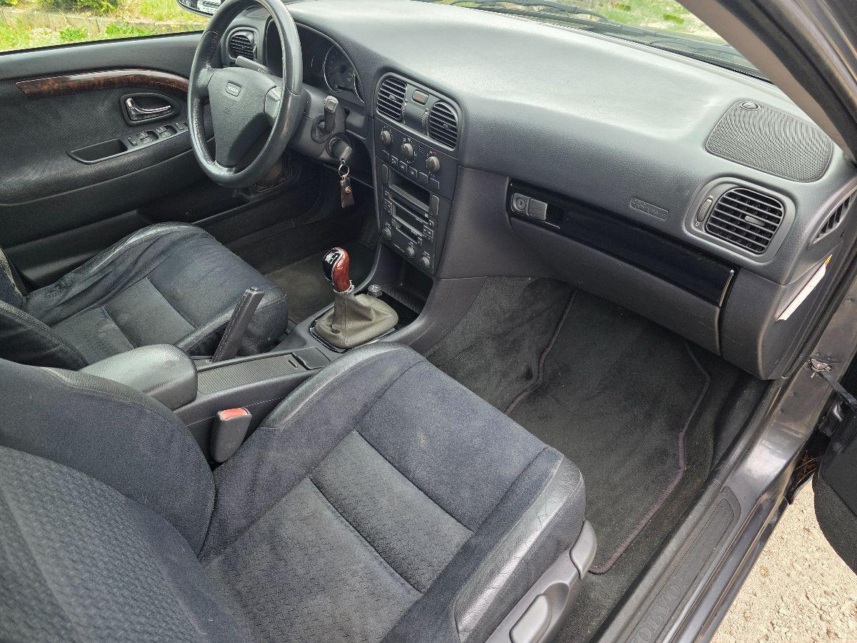 VOLVO V40 1.9D DIESEL ASI OK NEOPATENTATI