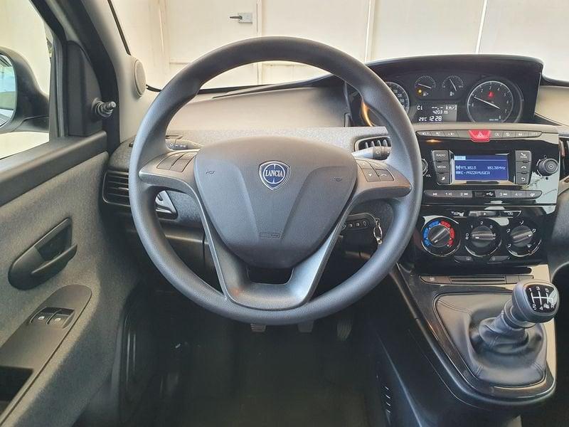 Lancia Ypsilon 1.0 FireFly S&S Hybrid Silver ECOCHIC TUA DA 119,00 AL MESE