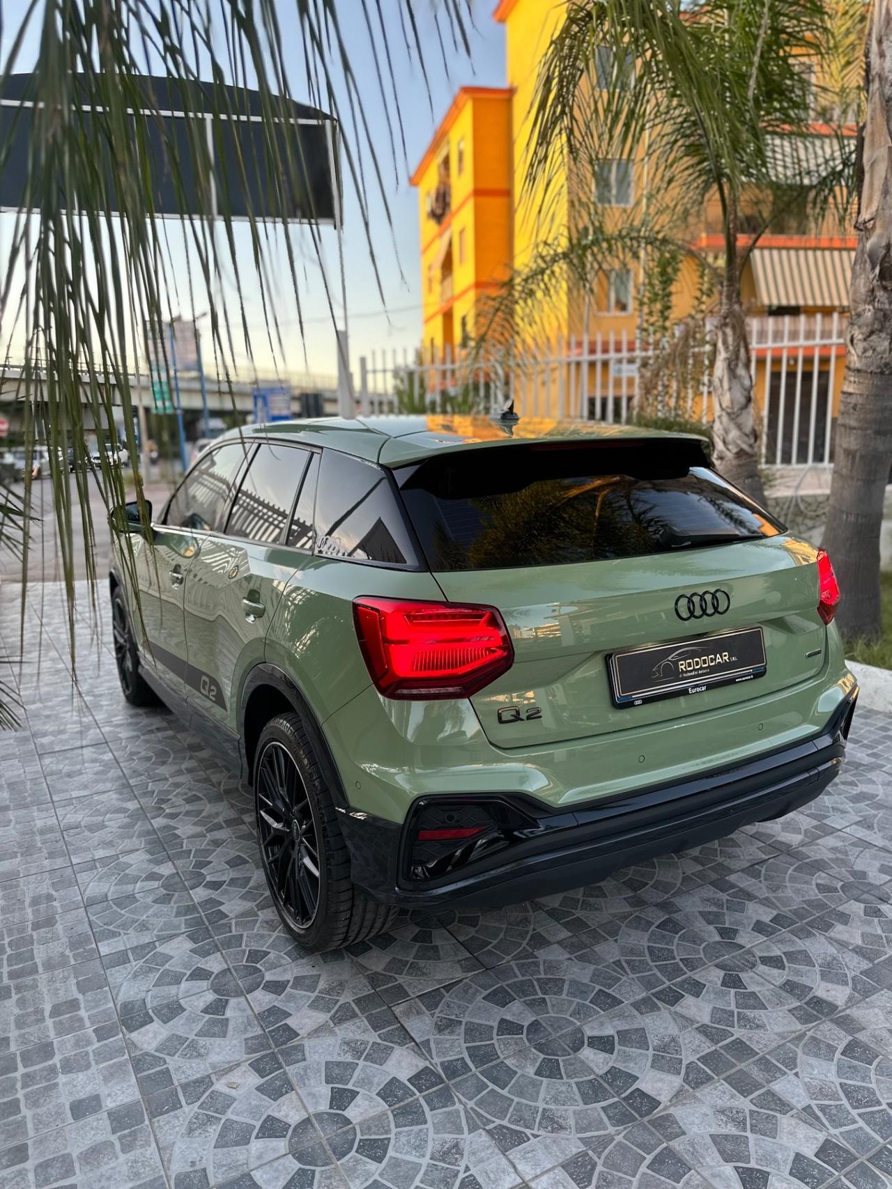 Audi Q2 35 TDI S tronic Identity Black