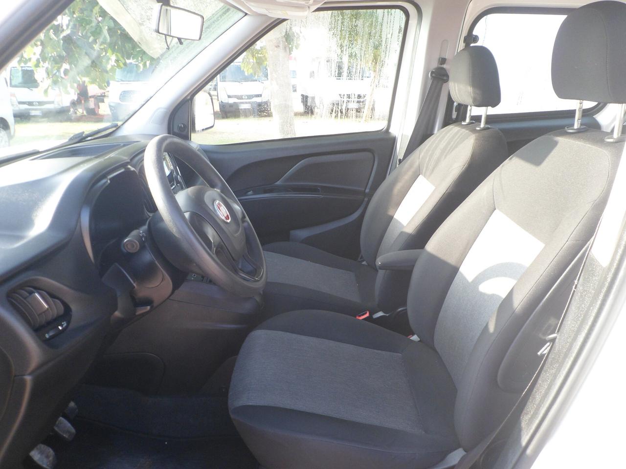 Fiat Doblo 5 posti autocarro
