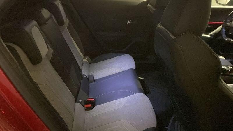 Peugeot 2008 motore elettrico 136 CV GT Pack