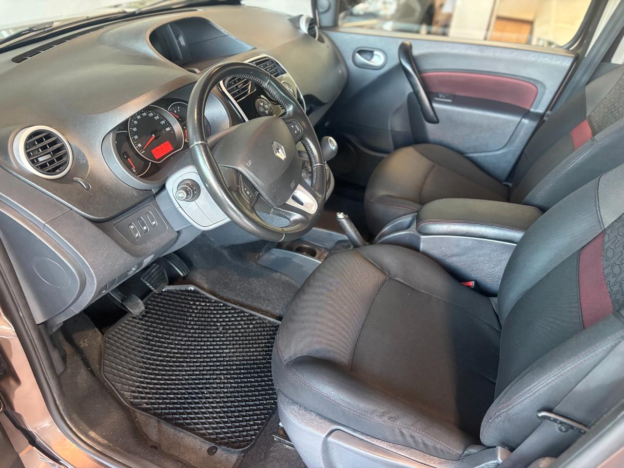 Renault Kangoo 1.5 blue dci Limited *AUTOVETTURA*CINGHIA FATTA*