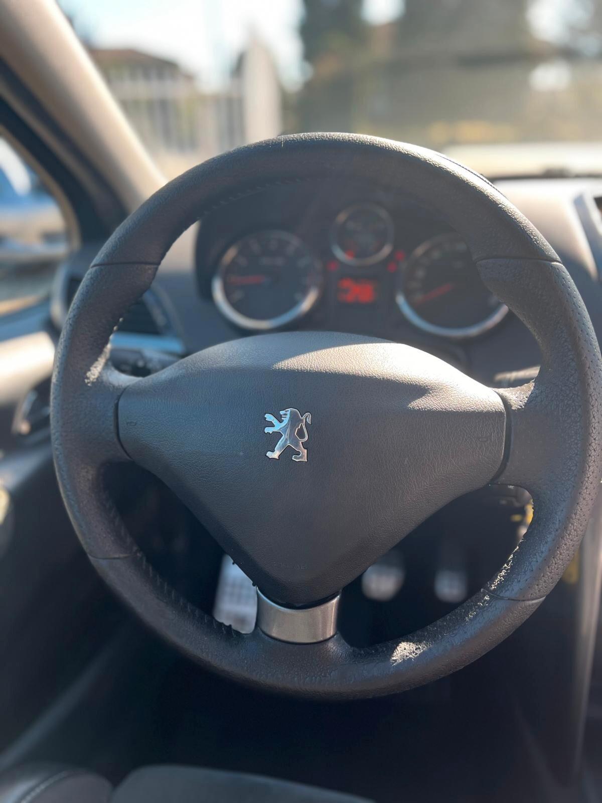 Peugeot 207 1.6 THP 156CV 3p. Féline