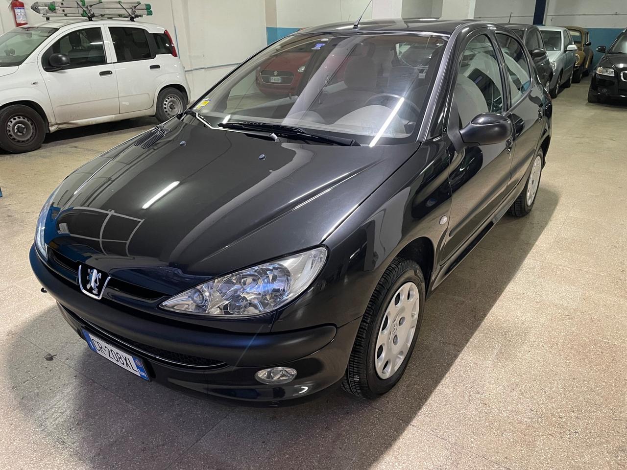 Peugeot 206 1.4 16V 5p. XT - berlina 2 volumi