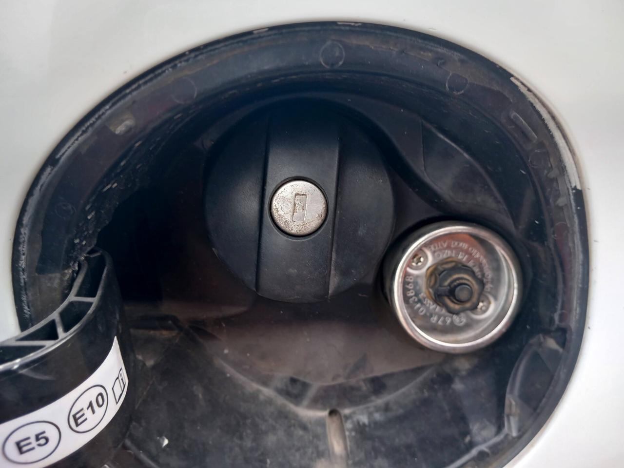 Peugeot 208 PureTech 82 5p. GPL Allure FULL OPTIONAL TENUTA PARI AL NUOVO NAVI SENSORI XENO LED