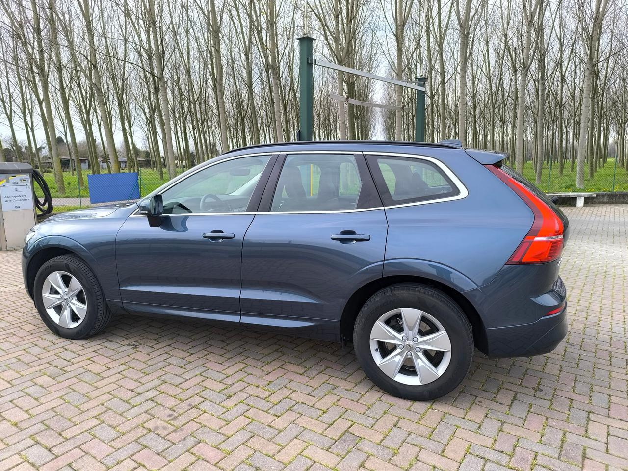 Volvo XC 60 XC60 B4 (d) AWD Geartronic Momentum Pro Sport