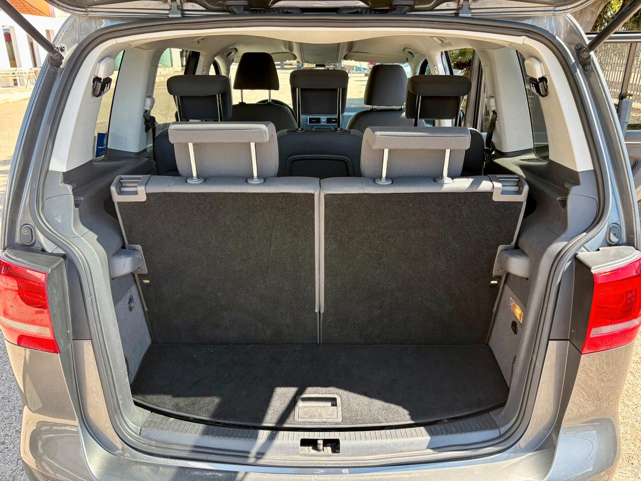 Volkswagen Touran 2.0 TDI 140 CV Highline 7 POSTI