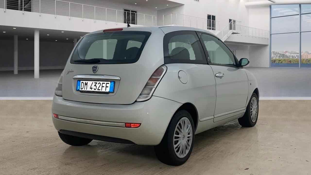 LANCIA YPSILON 1.2 BENZINA - NAEOPATENTE