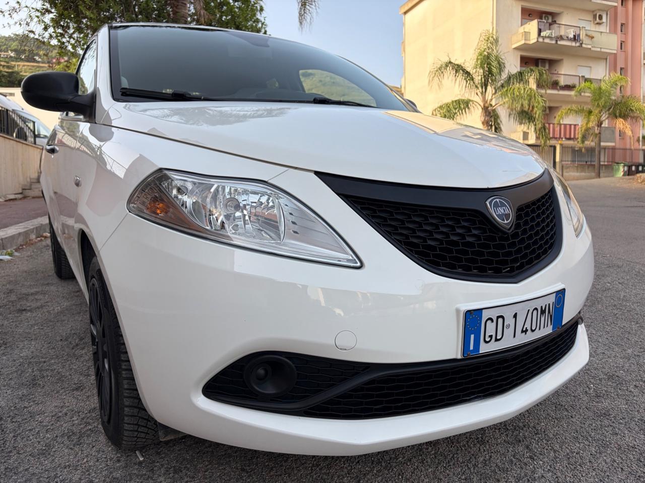 Lancia Ypsilon 1.0 FireFly benz ideale per neopatentati