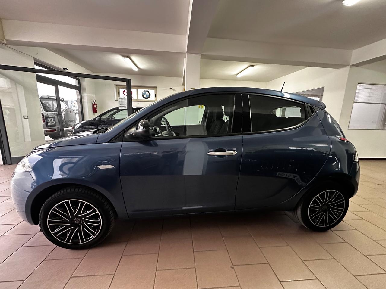 Lancia Ypsilon 1.0 FireFly 5 porte S&S Hybrid Gold