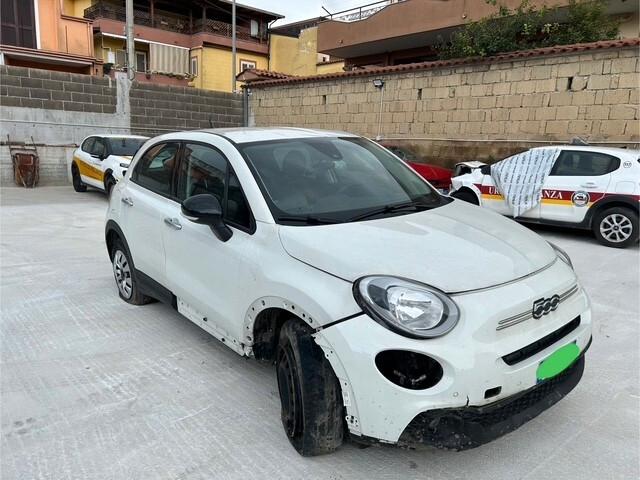 Fiat 500X 2024 1.3 MultiJet 95 CV sinistrata incidentata