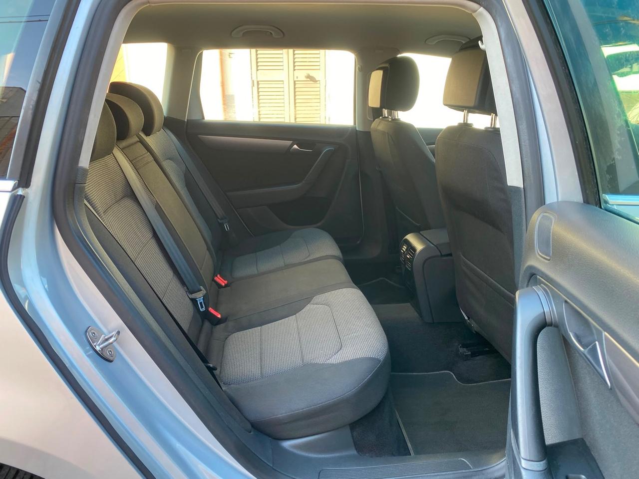 VOLKSWAGHEN PASSAT 1.6 TDI Highline NAVY 2014