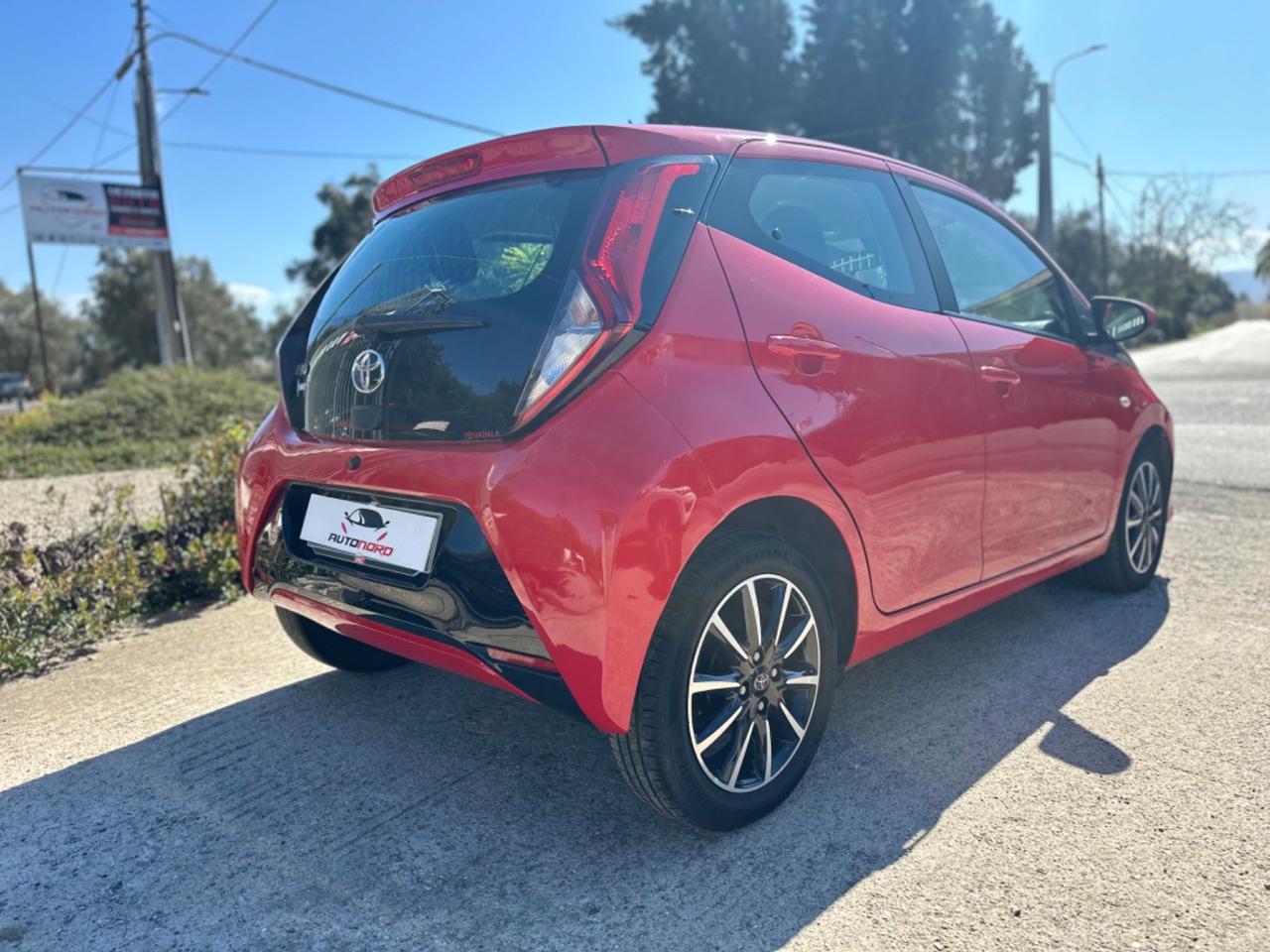 Toyota Aygo 1.0 VVT-i 72 CV 5 porte x-clusiv