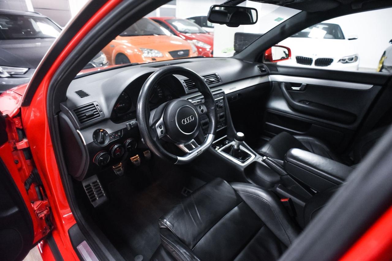 Audi A4 RS 4 4.2 V8 quattro
